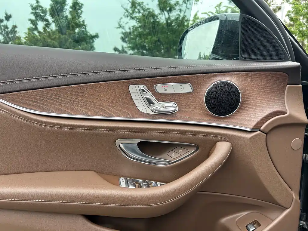 Mercedes-Benz E-Class 2021 — фото 14