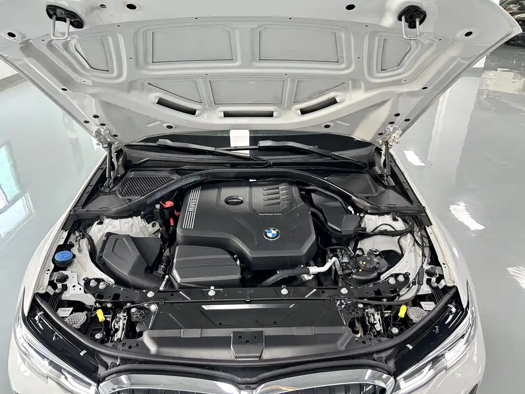 BMW 3 Series 2022 — фото 19