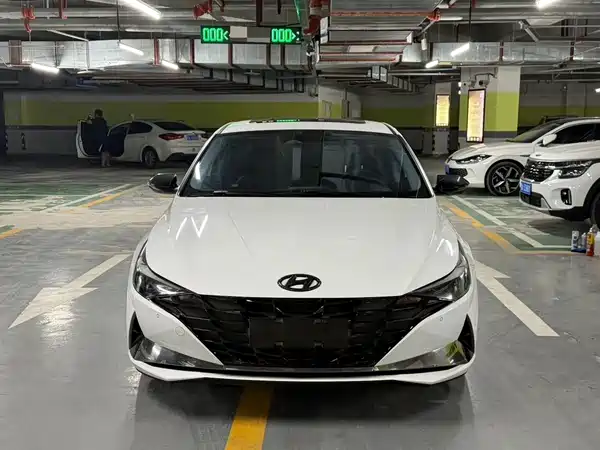 Hyundai Elantra 2022