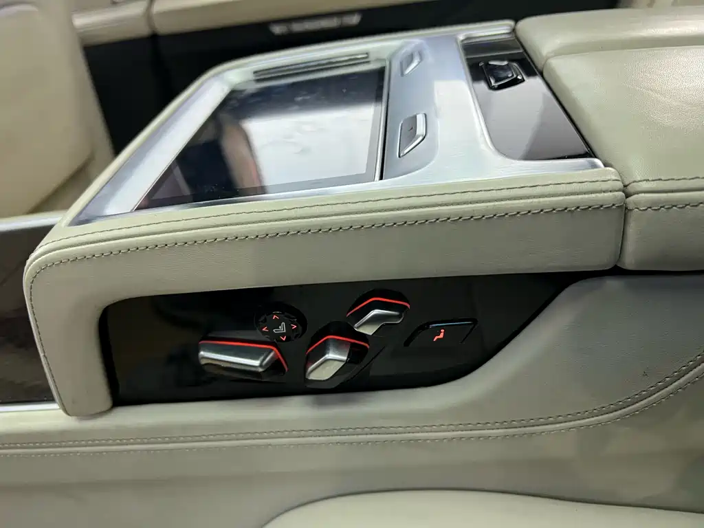 BMW 7 Series 2019 — фото 23
