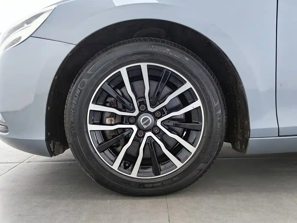 Volvo V40 2019 — фото 17