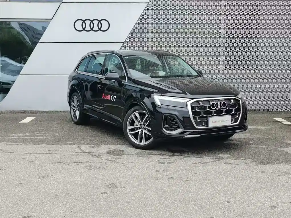 Audi Q7 2025 — фото 3