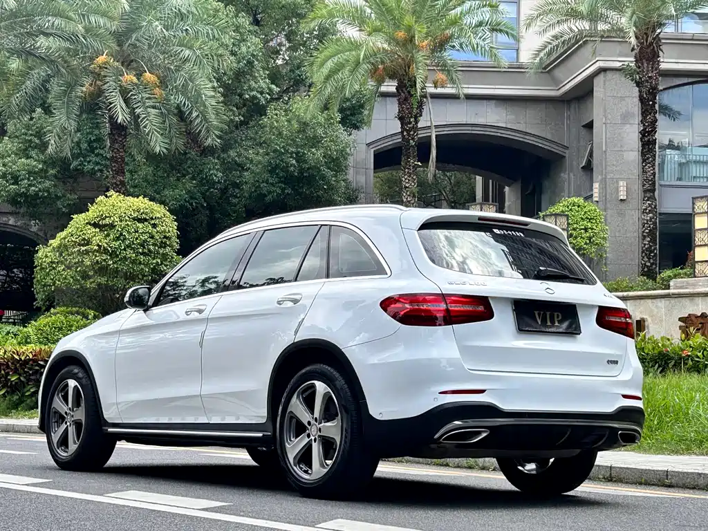 Mercedes-Benz GLC 2018 — фото 19