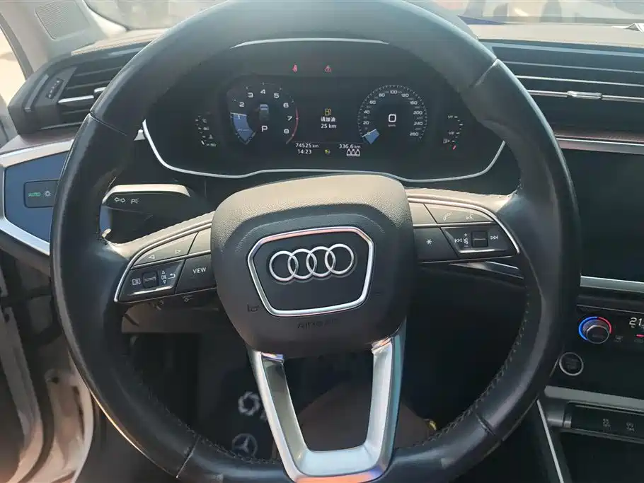 Audi Q3 2021 — фото 15