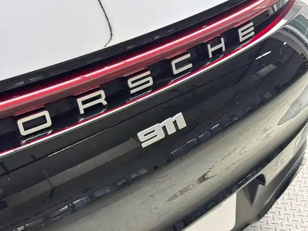 Porsche 911 2023