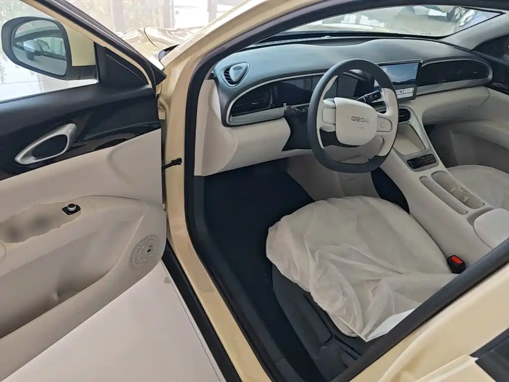Geely Galaxy Starwish 2026 — фото 16