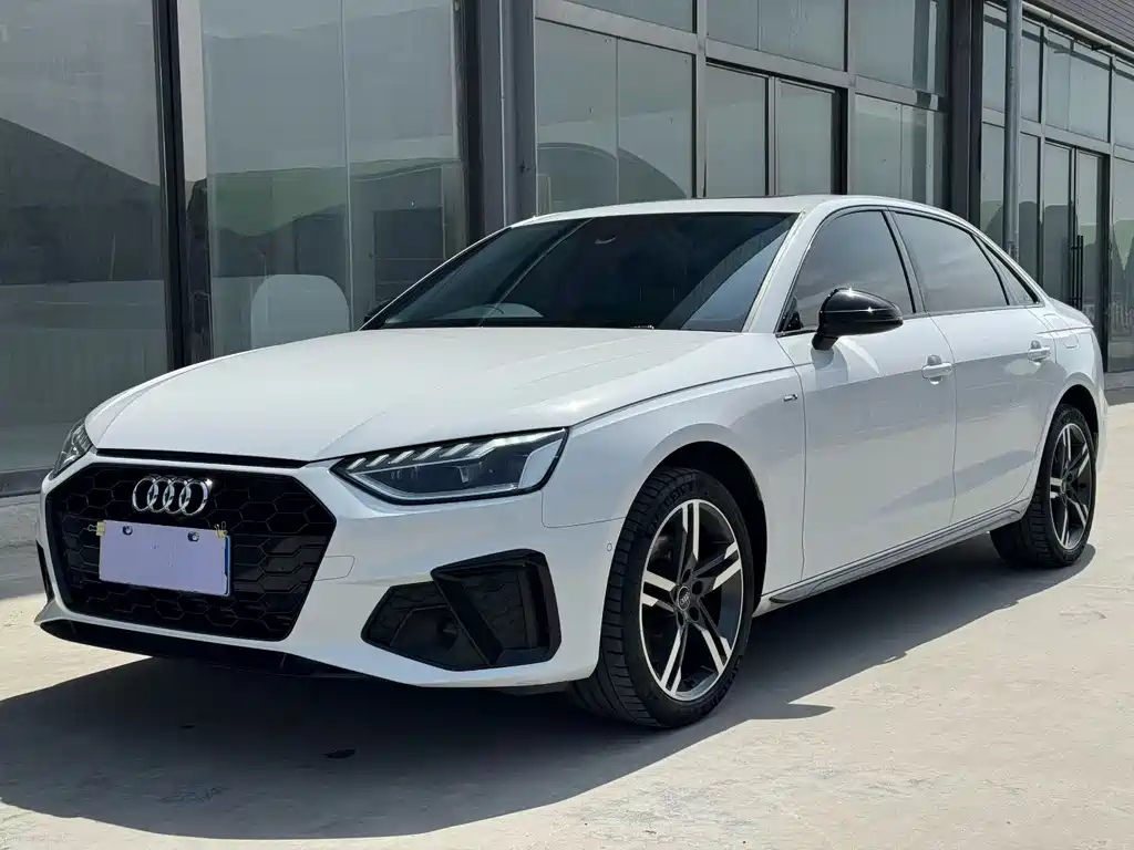 Audi A4L 2023 — фото 1