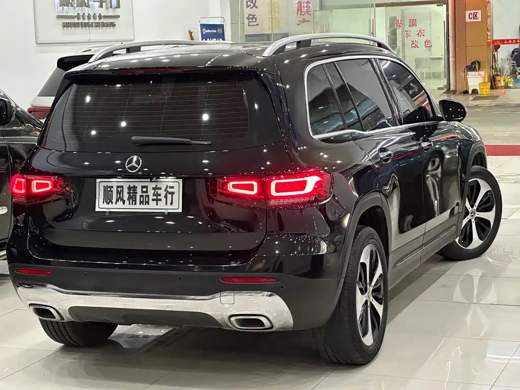 Mercedes-Benz GLB 2023