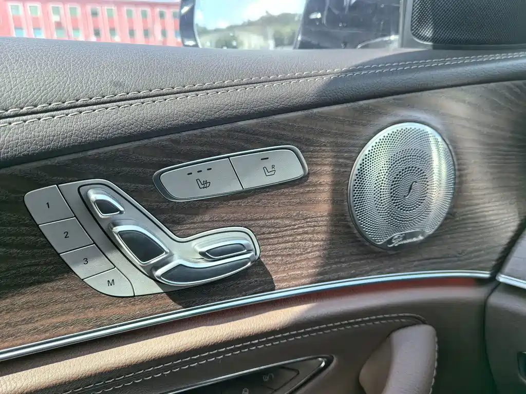 Mercedes-Benz E-Class 2023 — фото 24