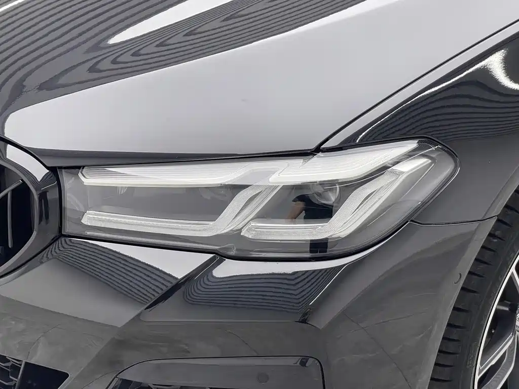 BMW 5 Series 2023 — фото 18