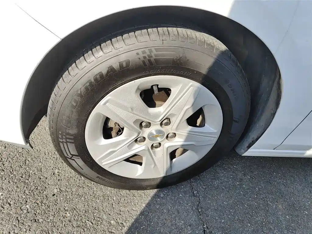 Chevrolet Cavalier 2019 — фото 25