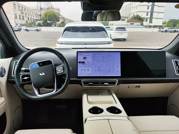 Li Auto L7 2025