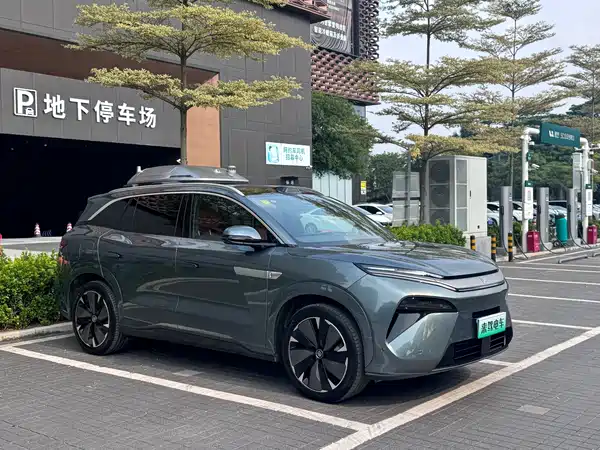 BYD Tang L 2025