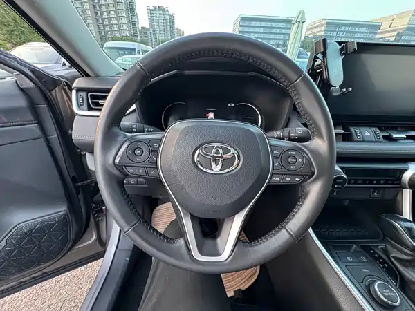 Toyota RAV4 2021