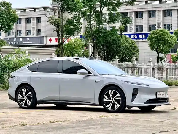 NIO ET5 2025