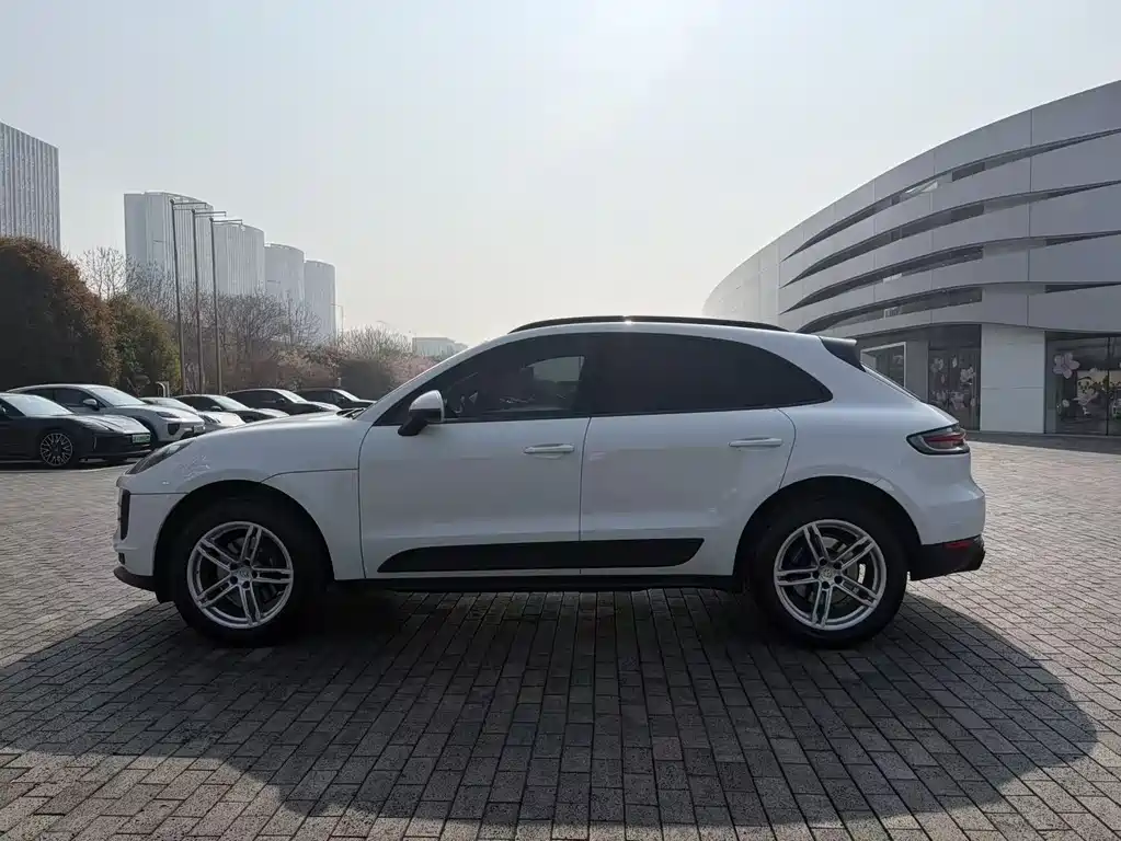 Porsche Macan 2022 — фото 5