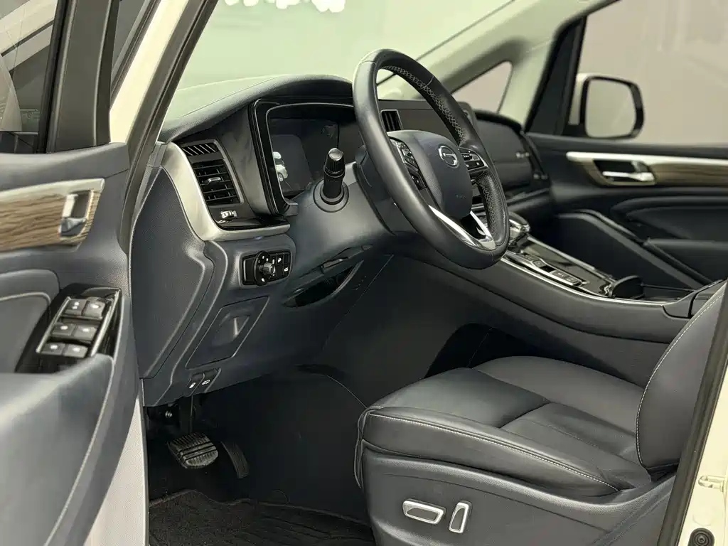 GAC Motor Trumpchi M8 2022 — фото 3