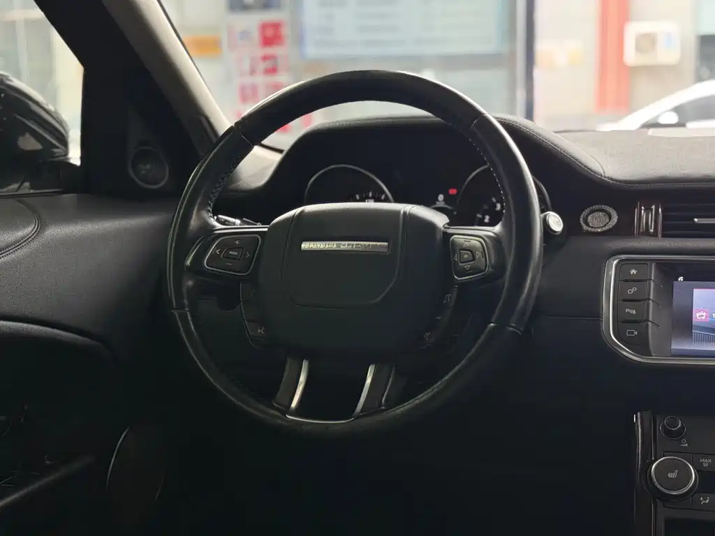 Land Rover Evoque 2017 — фото 28