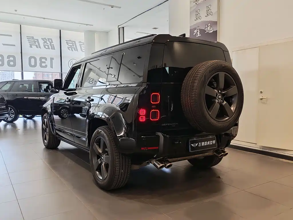 Land Rover Defender 2022 — фото 21