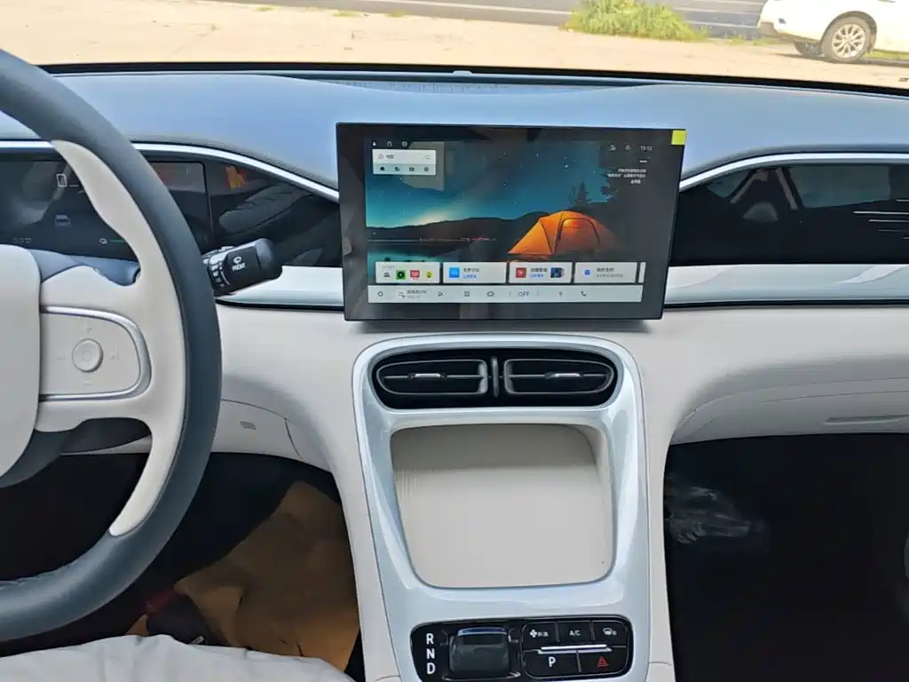 Geely Galaxy Starwish 2026 — фото 13