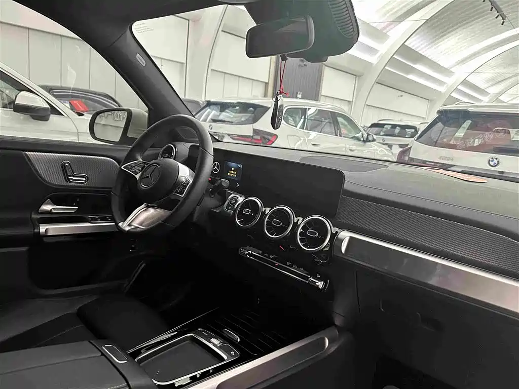 Mercedes-Benz GLB 2024 — фото 21