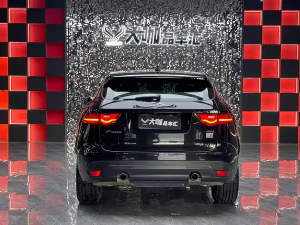 Jaguar F-PACE 2016