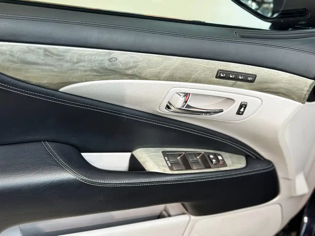 Lexus LS 2014 — фото 11