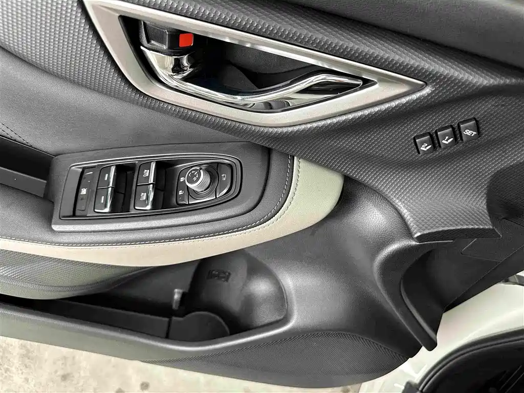 Subaru Forester 2023 — фото 17