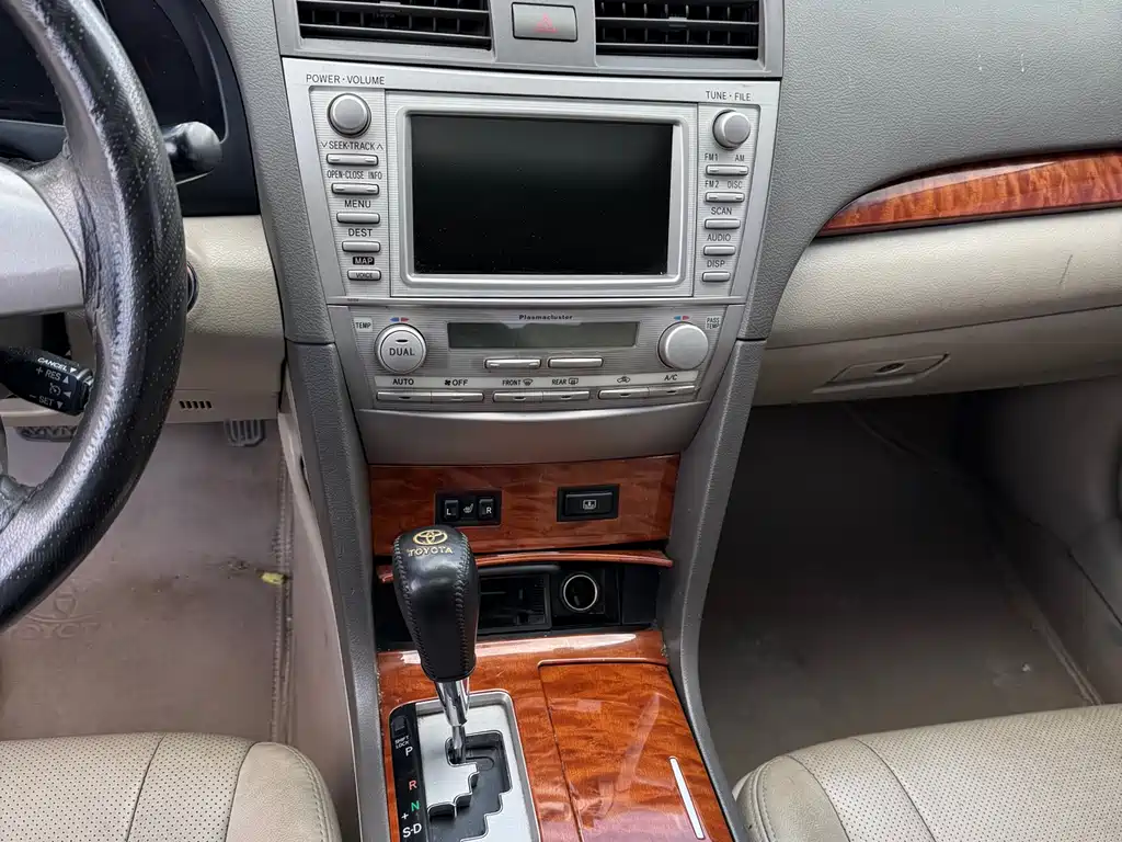 Toyota Camry 2008 — фото 12