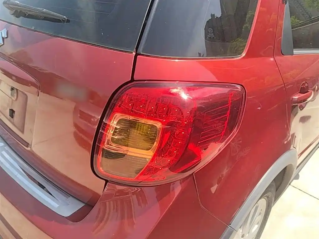 Suzuki SX4 2015 — фото 8