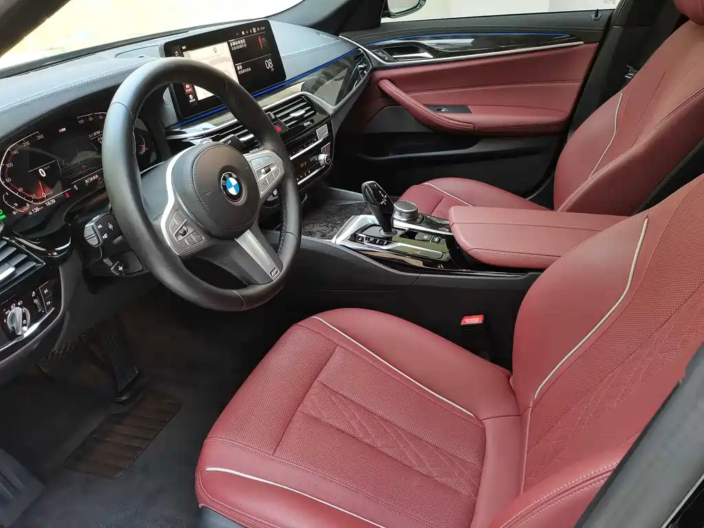 BMW 5 Series 2023 — фото 16