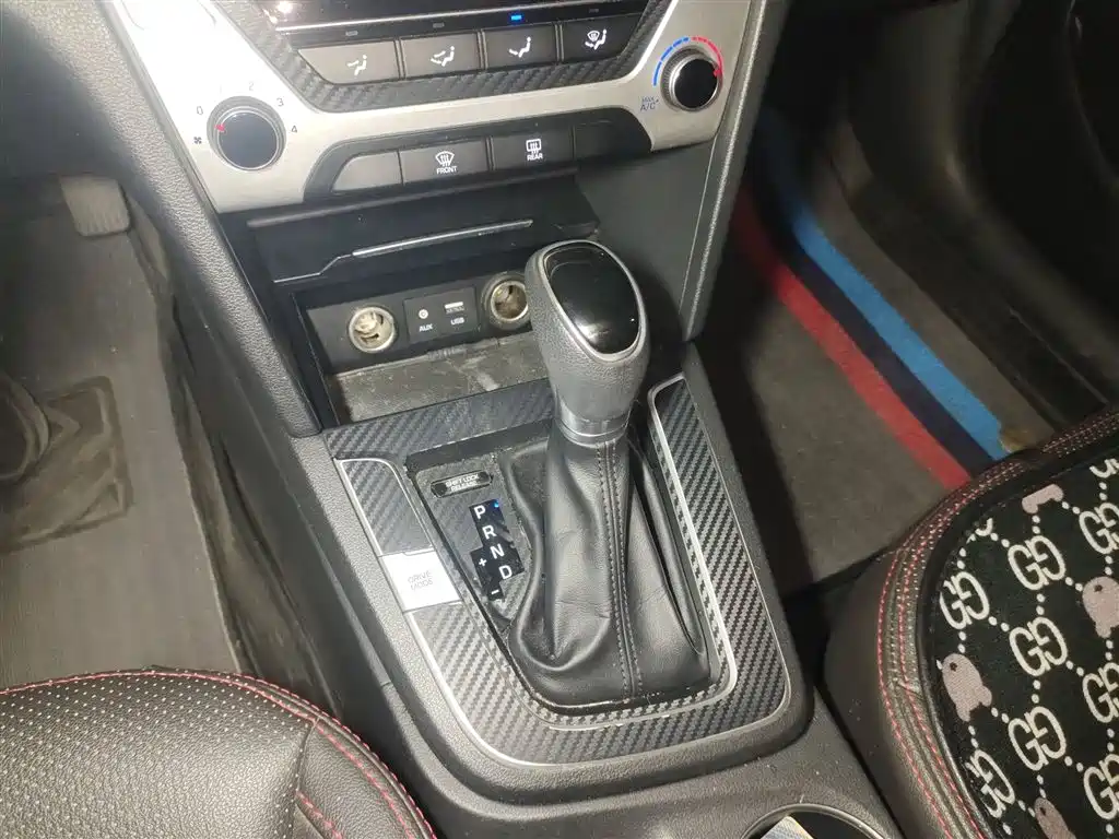 Hyundai Elantra 2018 — фото 14