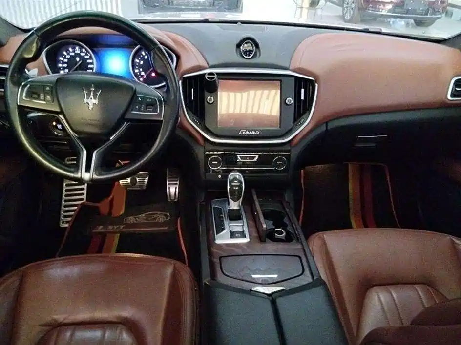 Maserati Ghibli 2015 — фото 8