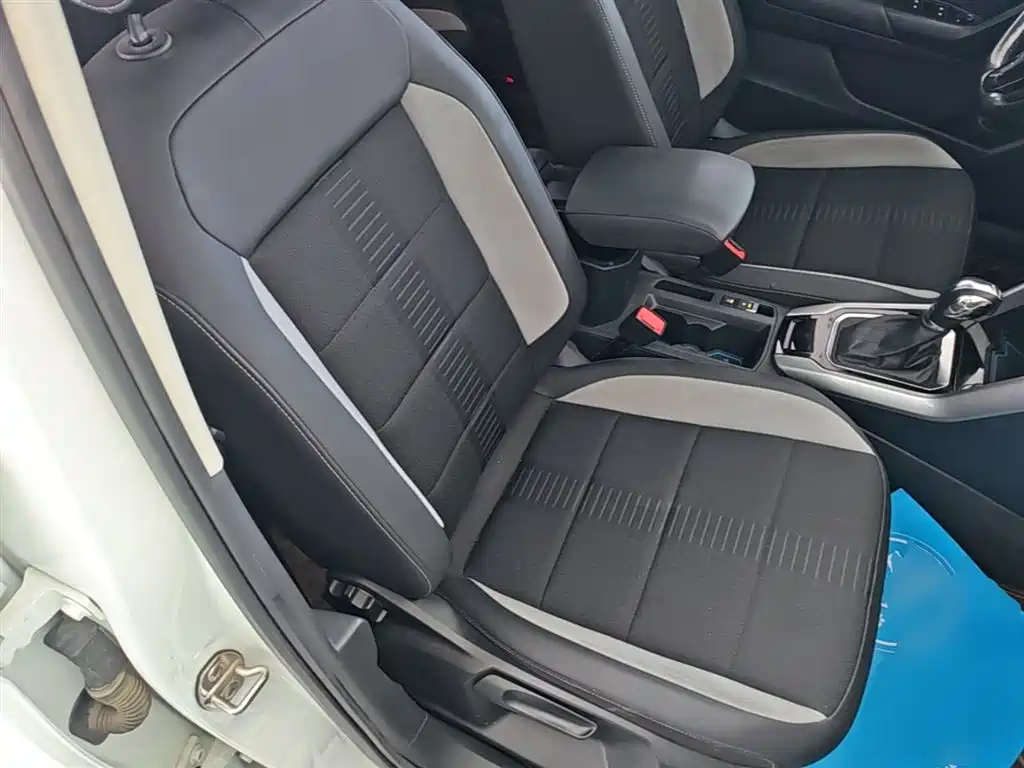 Volkswagen T-Roc 2021 — фото 25