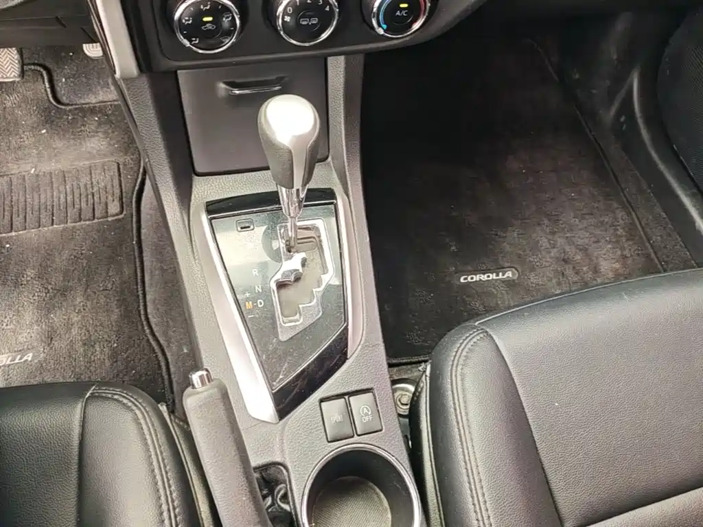 Toyota Corolla 2018 — фото 14