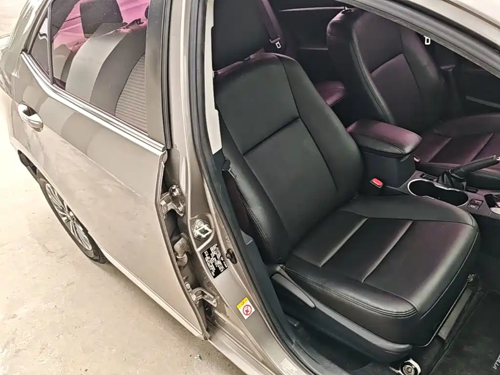 Toyota Corolla 2018 — фото 25
