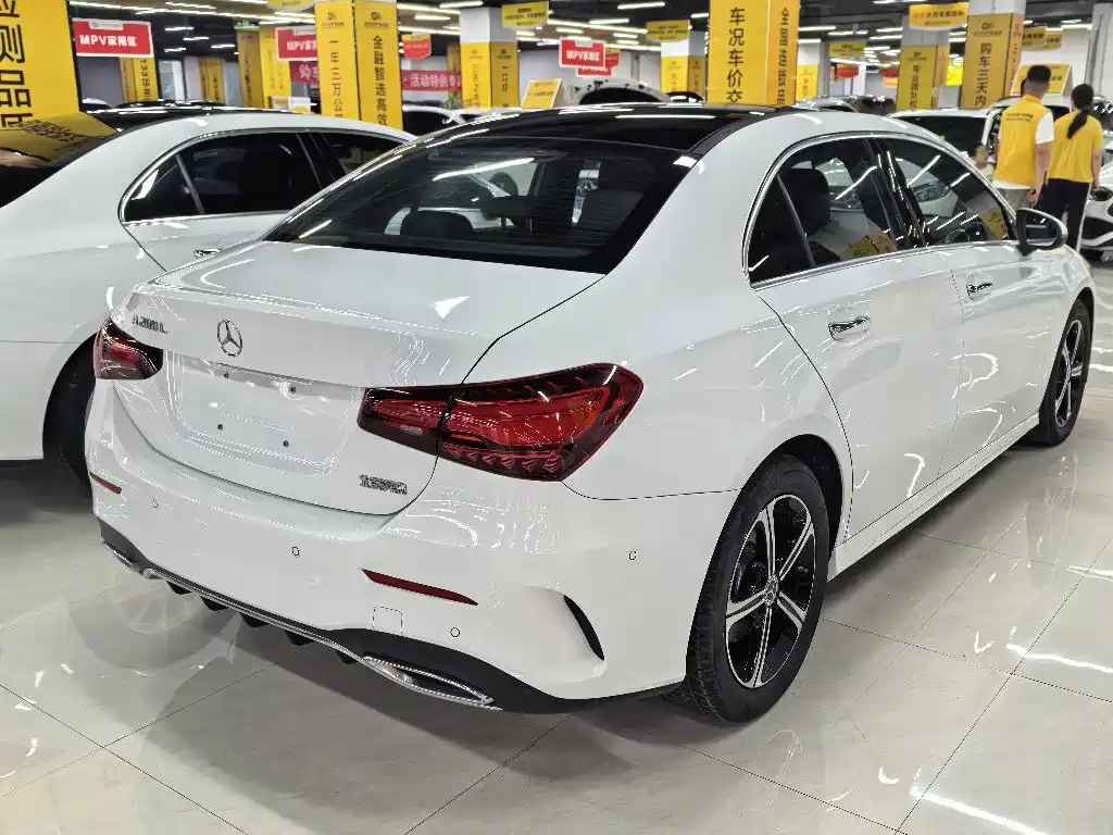 Mercedes-Benz A-Class 2023 — фото 16