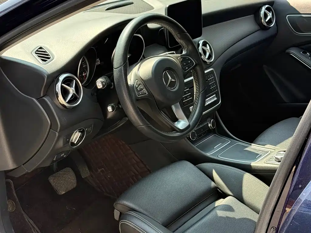 Mercedes-Benz GLA 2018 — фото 13