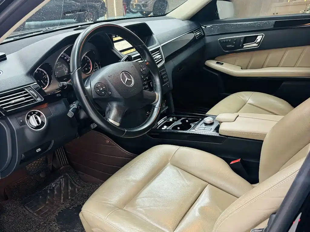 Mercedes-Benz E-Class 2011