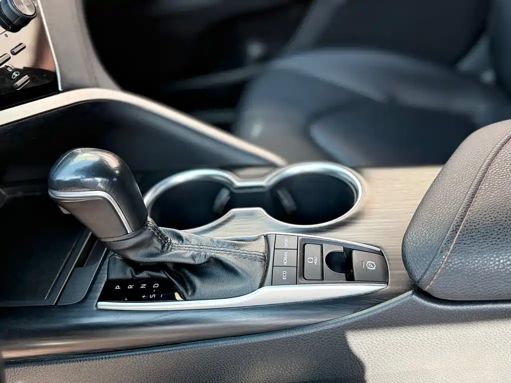Toyota Camry 2022 — фото 14
