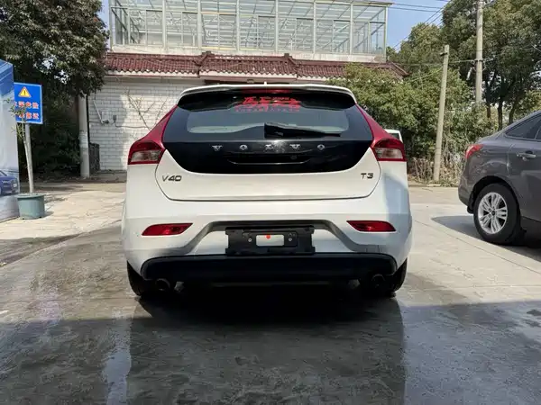 Volvo V40 2017