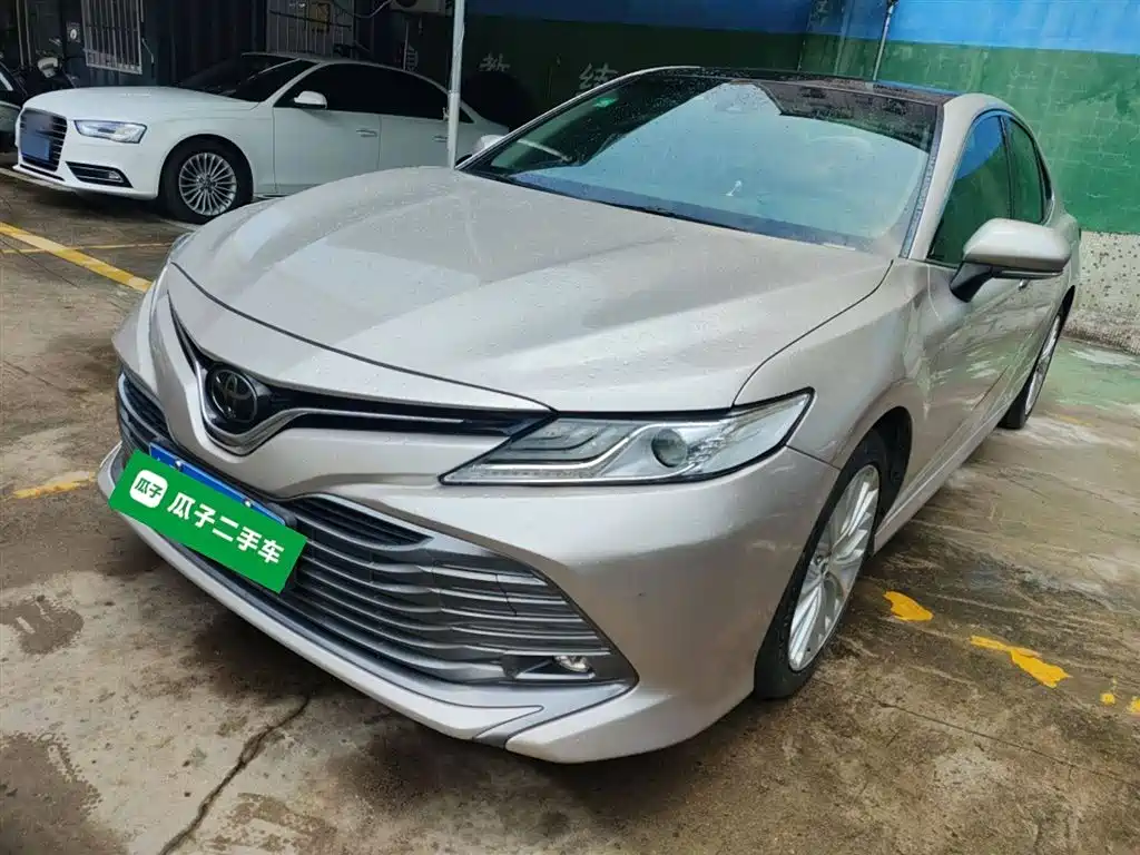Toyota Camry 2019 — фото 2