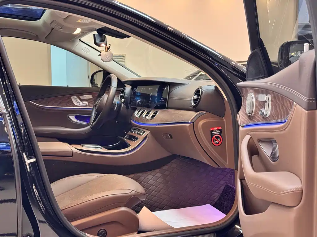 Mercedes-Benz E-Class 2023 — фото 12