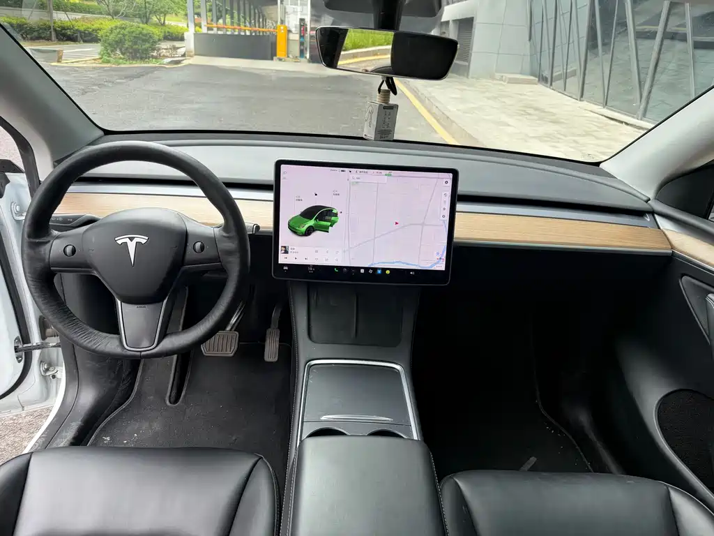 Tesla Model Y 2021 — фото 9