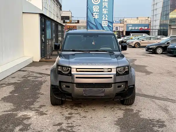 Land Rover Defender 2021