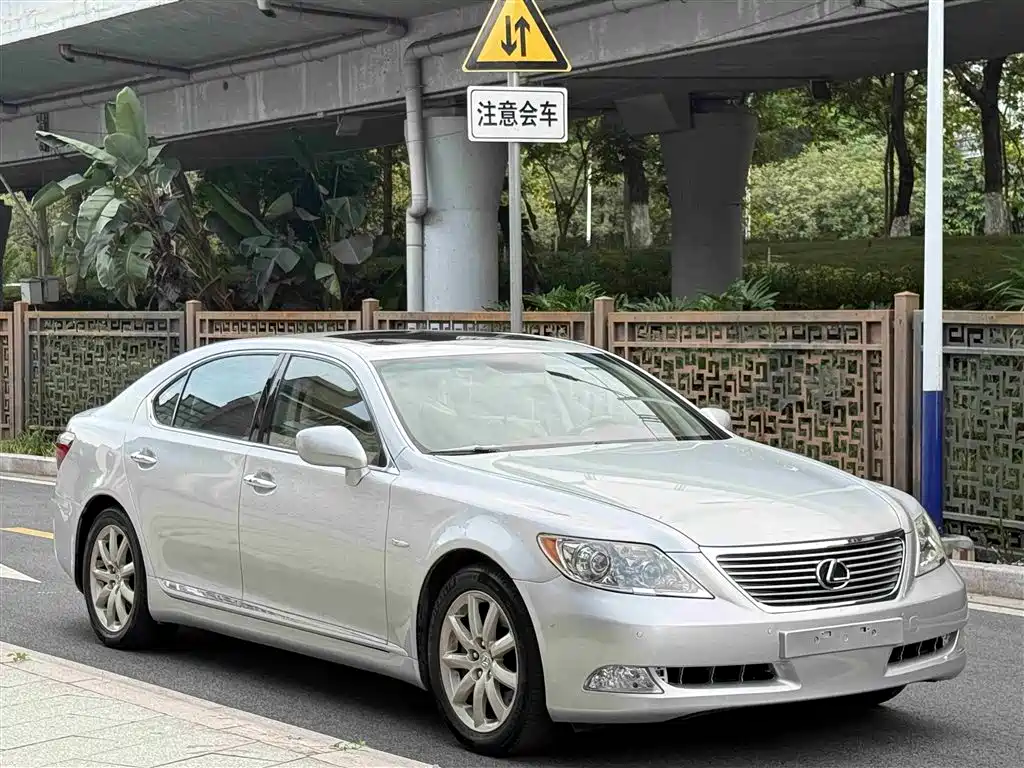 Lexus LS 2008 — фото 11