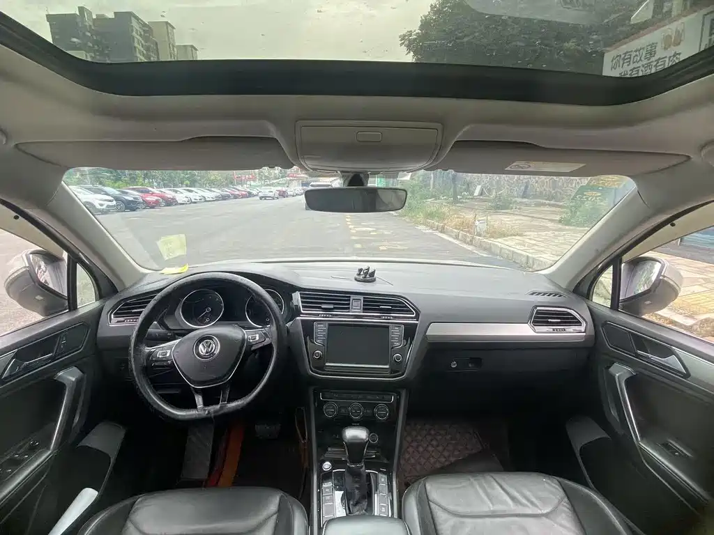 Volkswagen Tiguan L 2018 — фото 12