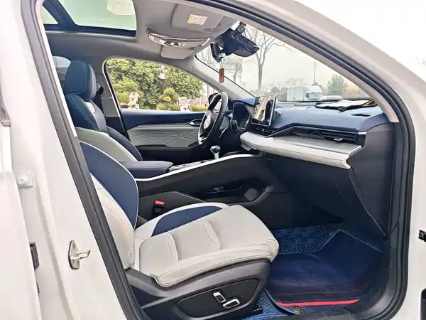 Geely Xingrui 2022