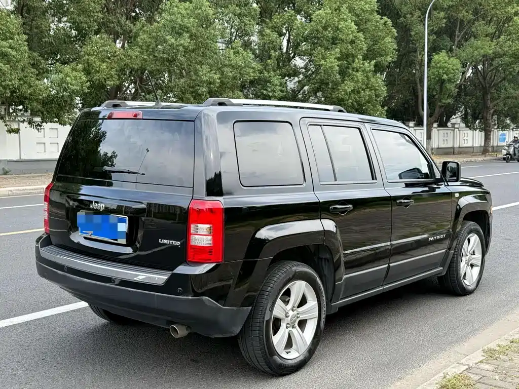 Jeep Patriot 2014 — фото 2