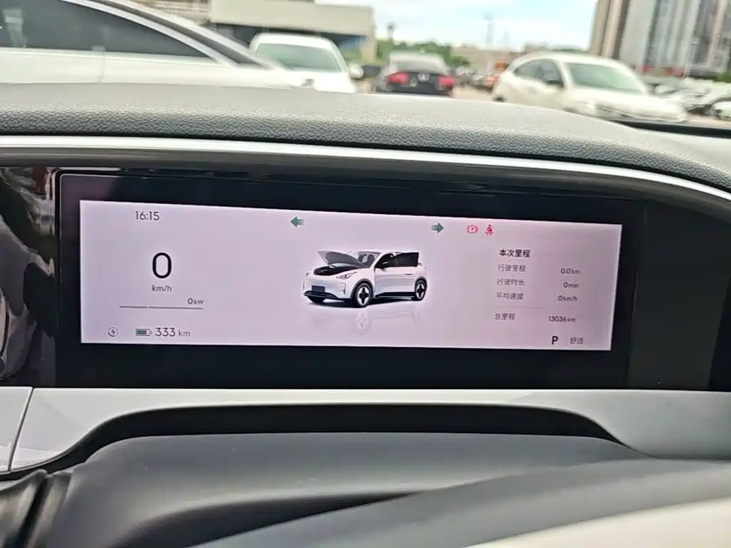 Geely Galaxy Starwish 2025 — фото 12